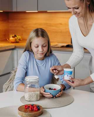 Obrázek k aktualitě Zdravá a chutná školní svačinka: Smetanové jogurty MARLENKA a Kefírová mléka z Valašska