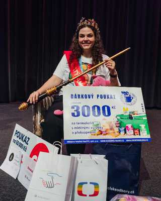 Obrázek k aktualitě Mlékárna Valašské Meziříčí podpořila anketu o nejoblíbenějšího učitele - ZLATÝ ÁMOS