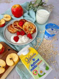 Kefírové lívance s jablky a ovesnými vločkami