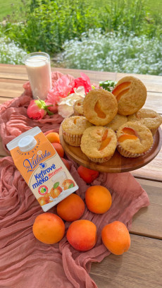 Kefírové muffiny s meruňkami a bílou čokoládou